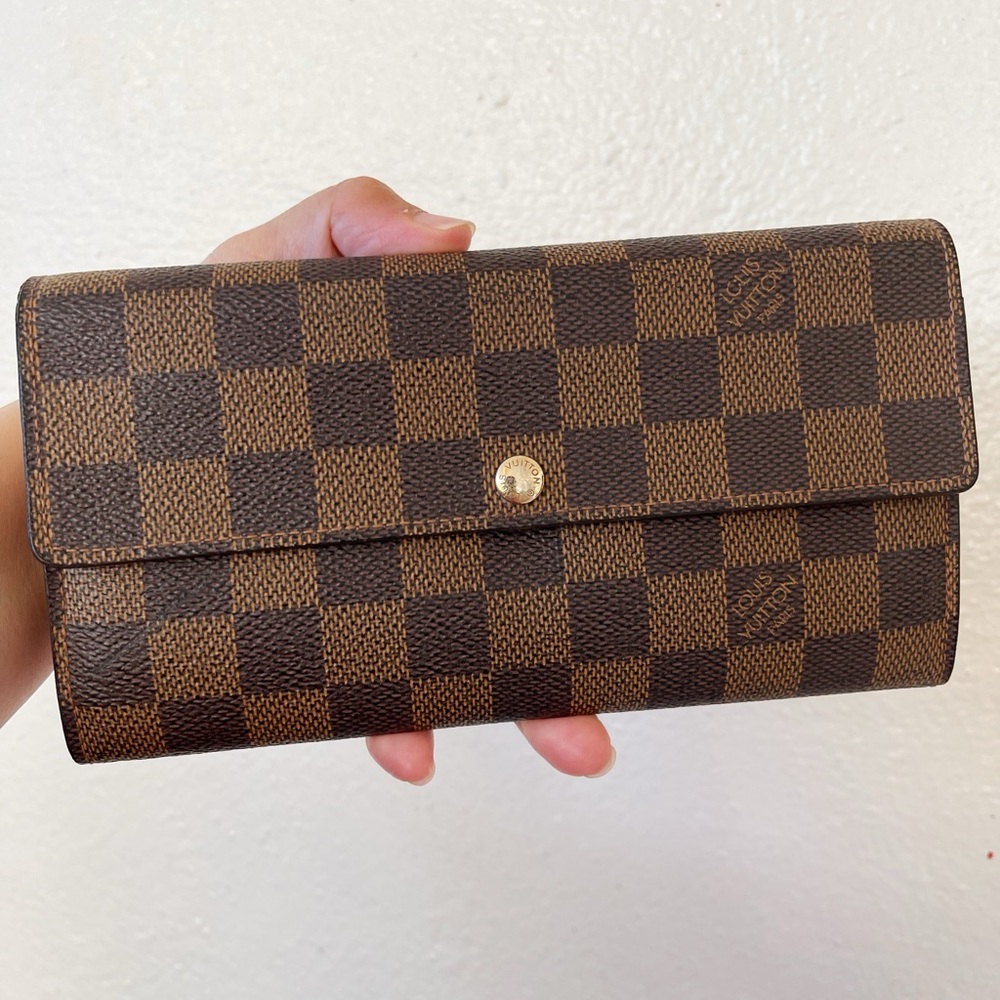 Authentic LV Sarah Wallet